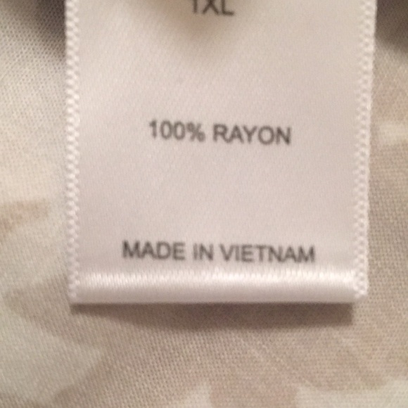 Ivory floral Plus size ruffle wrap dress - Picture 8 of 8